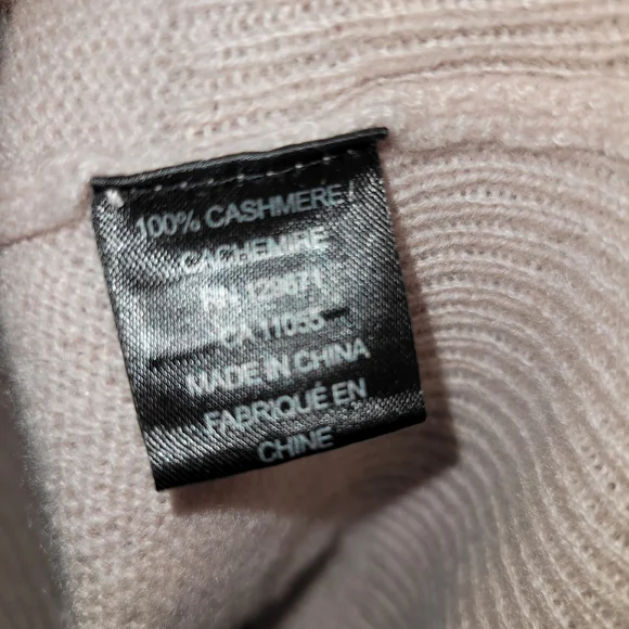 360 Cashmere Women's V-Neck Sweater in Soft Pink - Picture 2 of 4